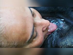 Denise Frazier: Lesbiana E Mucca in Passione Bestiale