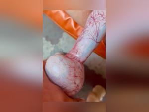 Jankaa Ivo: uncontrollable animal instinct