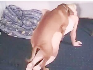 Ninfetinha D4 - A young woman and her dog