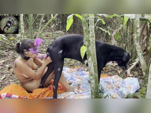 VideosPorno Bestiality Slut Sucks Dog