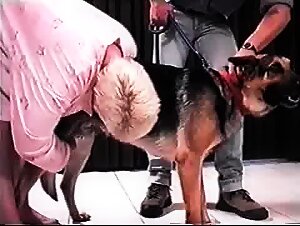 Zoophilia XXX: Slut sucks her Dog